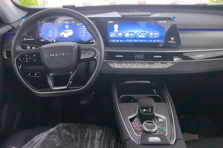 Used Chery Tiggo 8 PRO New Energy 2024 1.5T 100km XinChen Edition Center Console