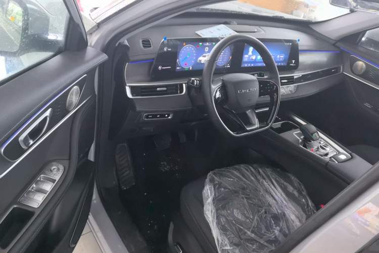Used Chery Tiggo 8 PRO New Energy 2024 1.5T 100km XinChen Edition Driver Seat