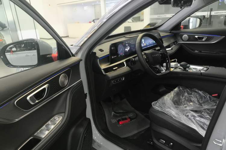Used Chery Tiggo 8 PRO New Energy 2024 1.5T 100km XinChen Edition Interior 3