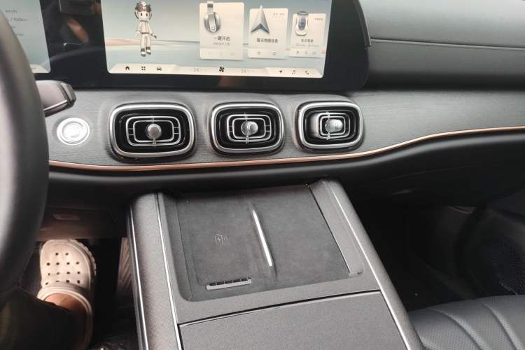 Used Chery Tiggo 9 2023 2.0T Dual-Clutch Two-Wheel Drive Prestige Version 5 Seats Audio And AC Panel