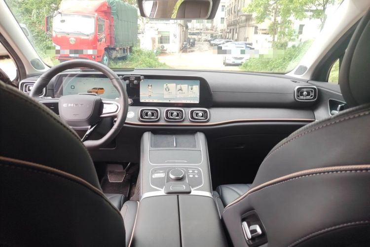 Used Chery Tiggo 9 2023 2.0T Dual-Clutch Two-Wheel Drive Prestige Version 5 Seats Center Console