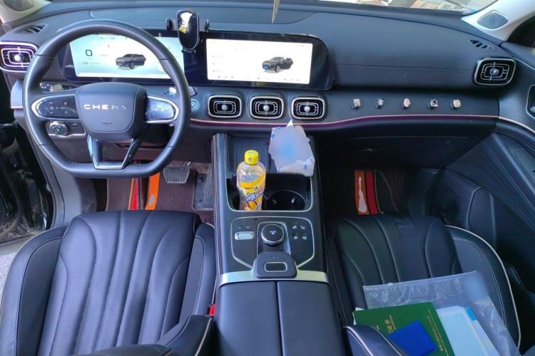 Used Chery Tiggo 9 2023 2.0T Dual-Clutch Two-Wheel Drive Luxury Edition 5 Seats Center Console
