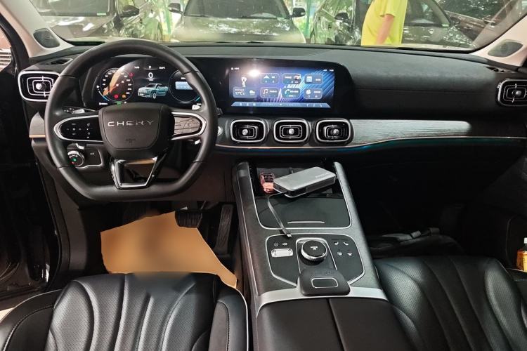 Used Chery Tiggo 9 2023 2.0T Automatic Two-Wheel Drive Luxury Edition 5 Seats Center Console