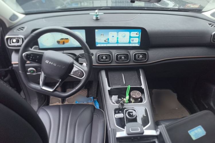 Used Chery Tiggo 9 2023 2.0T Dual-Clutch Two-Wheel Drive Luxury Edition 5 Seats Center Console