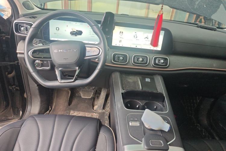 Used Chery Tiggo 9 2023 2.0T Dual-Clutch Two-Wheel Drive Luxury Edition 5 Seats Center Console