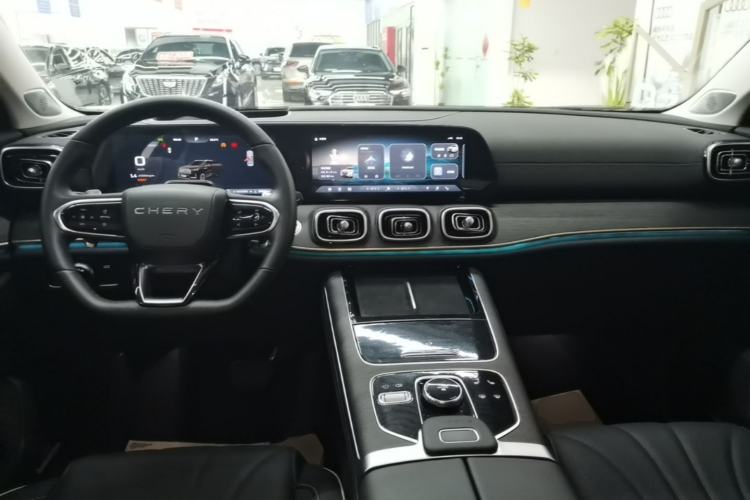 Used Chery Tiggo 9 2023 2.0T Dual-Clutch Two-Wheel Drive Prestige Version 5 Seats Center Console