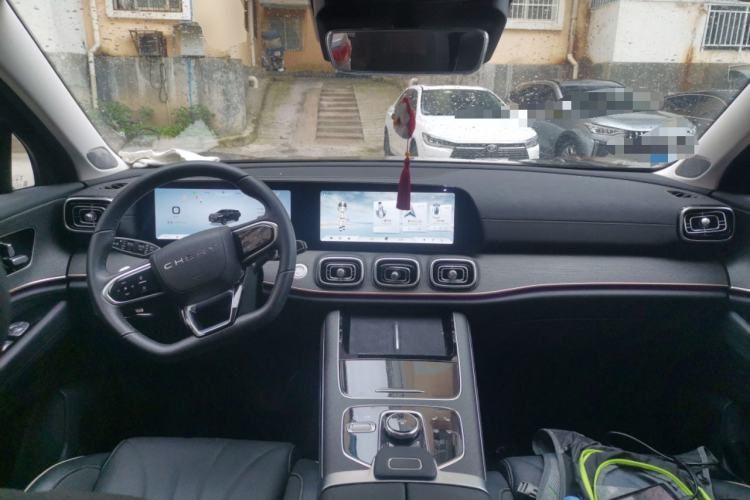 Used Chery Tiggo 9 2023 2.0T Dual-Clutch Two-Wheel Drive Luxury Edition 5 Seats Center Console