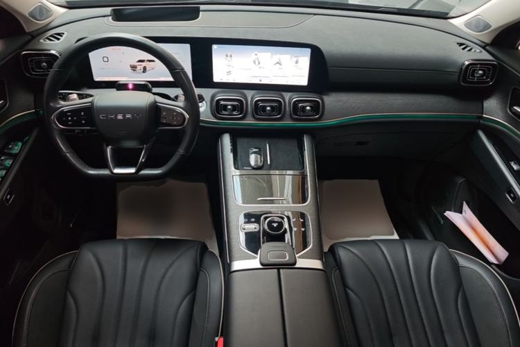 Used Chery Tiggo 9 2023 2.0T Dual-Clutch Two-Wheel Drive Prestige Version 7 Seats Center Console