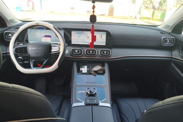 Used Chery Tiggo 9 2023 2.0T Automatic Two-Wheel Drive Luxury Edition 5 Seats Center Console