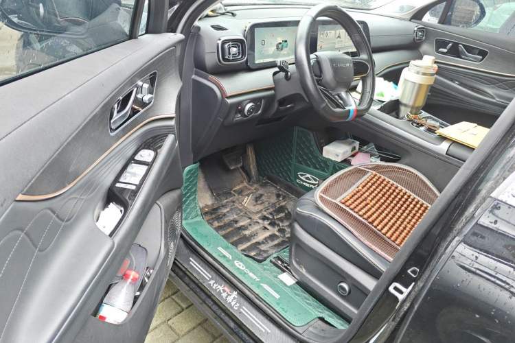 Used Chery Tiggo 9 2023 2.0T Dual-Clutch Two-Wheel Drive Luxury Edition 5 Seats Driver Seat