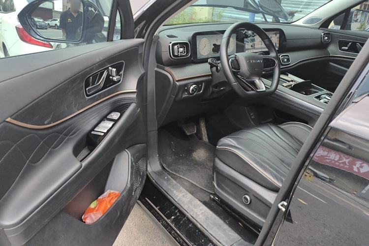 Used Chery Tiggo 9 2023 2.0T Dual-Clutch Two-Wheel Drive Luxury Edition 5 Seats Driver Seat