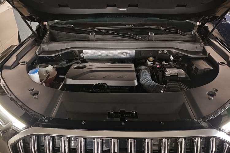 Used Chery Tiggo 9 2023 2.0T Dual-Clutch Two-Wheel Drive Prestige Version 5 Seats Engine Bay