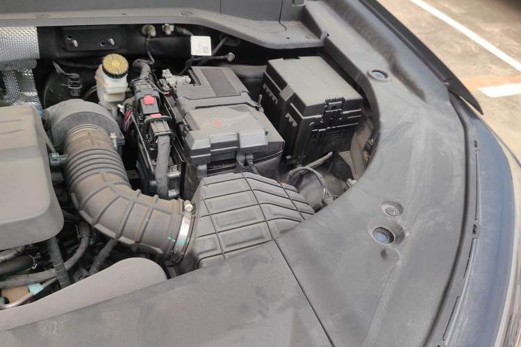 Used Chery Tiggo 9 2023 2.0T Dual-Clutch Two-Wheel Drive Leading Edition 5 Seats Engine Bay Left