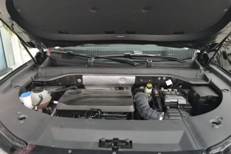 Used Chery Tiggo 9 2023 2.0T Dual-Clutch Two-Wheel Drive Prestige Version 5 Seats Engine Bay