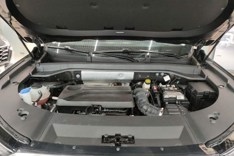 Used Chery Tiggo 9 2023 2.0T Dual-Clutch Two-Wheel Drive Prestige Version 5 Seats Engine Bay