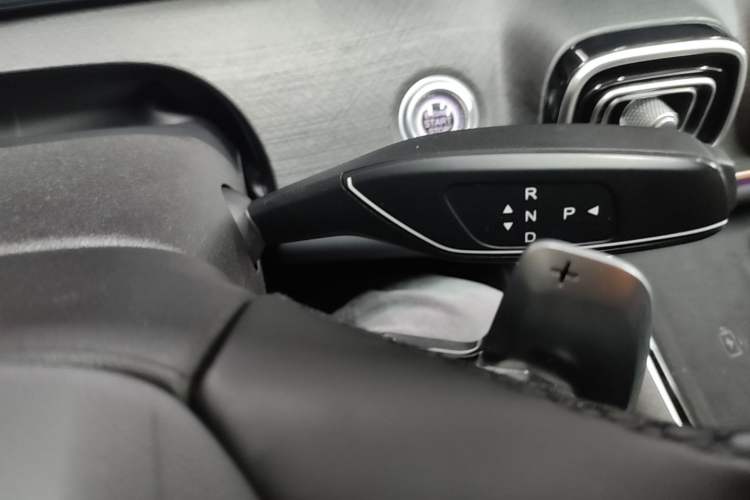 Used Chery Tiggo 9 2023 2.0T Dual-Clutch Two-Wheel Drive Luxury Edition 5 Seats Gear Lever