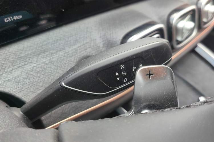 Used Chery Tiggo 9 2023 2.0T Dual-Clutch Two-Wheel Drive Leading Edition 5 Seats Gear Lever