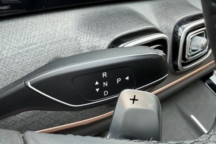 Used Chery Tiggo 9 2023 2.0T Dual-Clutch Two-Wheel Drive Luxury Edition 5 Seats Gear Lever