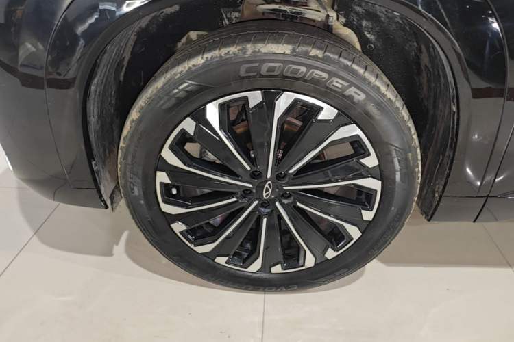 Used Chery Tiggo 9 2023 2.0T Dual-Clutch Two-Wheel Drive Luxury Edition 7 Seats Left Front Wheel Hub