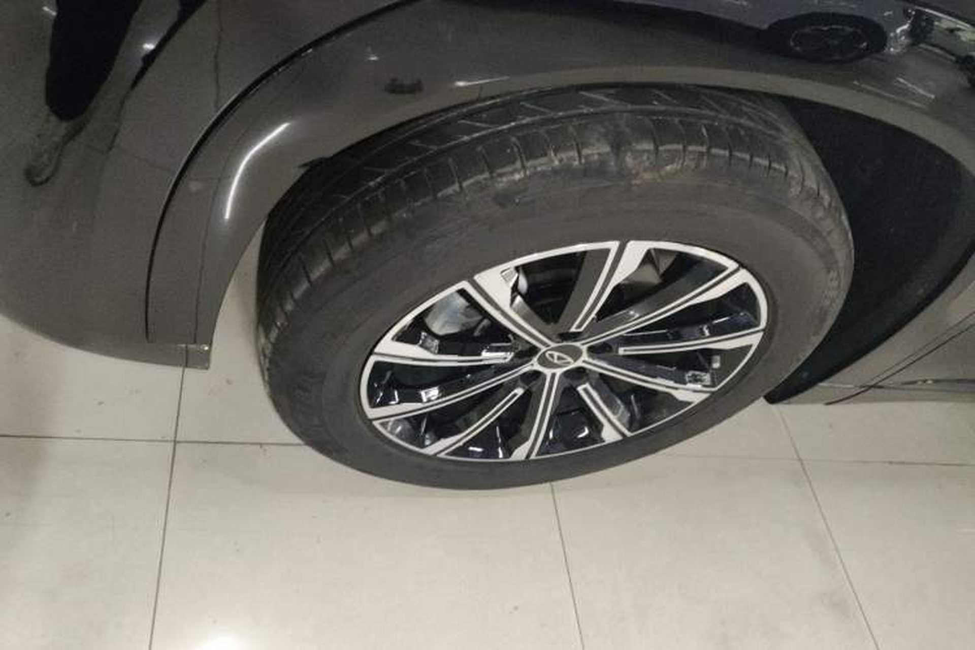 Used Chery Tiggo 9 2023 2.0T Dual-Clutch Two-Wheel Drive Leading Edition 5 Seats Left Front Wheel Hub