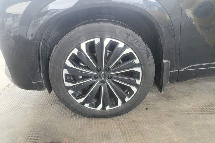 Used Chery Tiggo 9 2023 2.0T Automatic Two-Wheel Drive Prestige Edition 5 Seats Left Front Wheel Hub