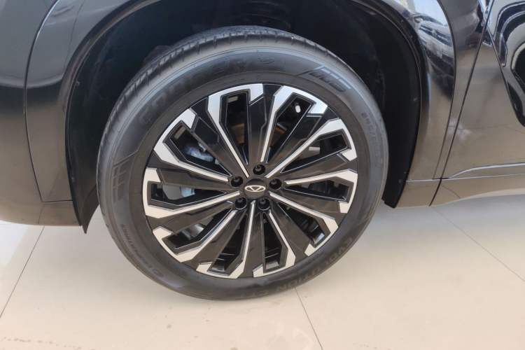 Used Chery Tiggo 9 2023 2.0T Dual-Clutch Two-Wheel Drive Luxury Edition 7 Seats Left Front Wheel Hub