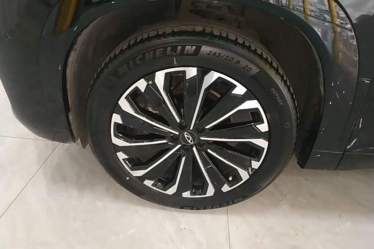 Used Chery Tiggo 9 2023 2.0T Automatic All-Wheel Drive Flagship Version 7 Seats Left Front Wheel Hub