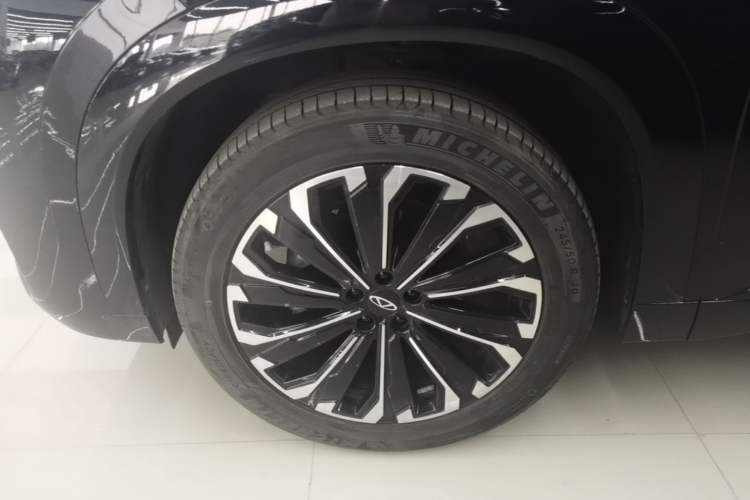 Used Chery Tiggo 9 2023 2.0T Dual-Clutch Two-Wheel Drive Prestige Version 5 Seats Left Front Wheel Hub