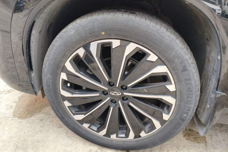 Used Chery Tiggo 9 2023 2.0T Dual-Clutch Two-Wheel Drive Prestige Version 5 Seats Left Front Wheel Hub