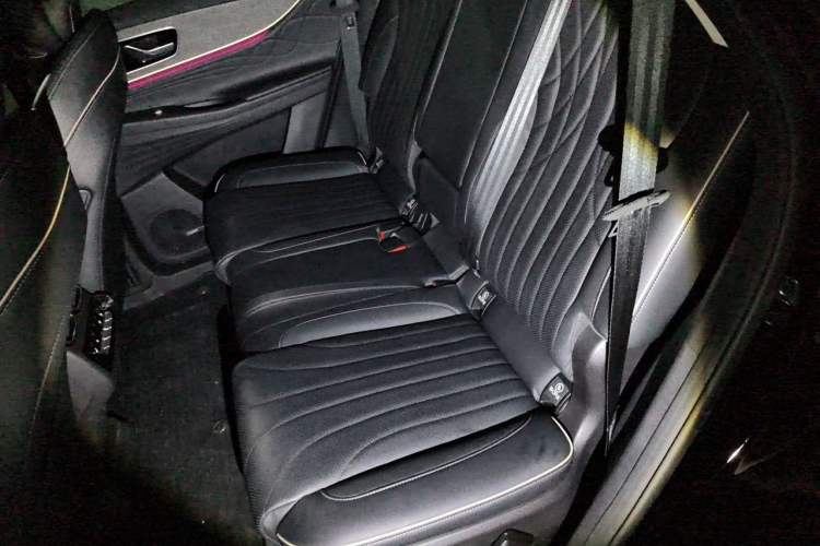 Used Chery Tiggo 9 2023 2.0T Dual-Clutch Two-Wheel Drive Luxury Edition 7 Seats Left Rear Seat