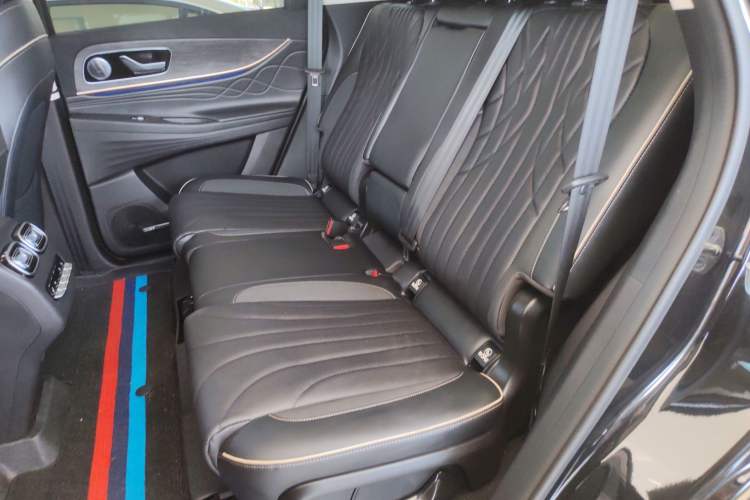 Used Chery Tiggo 9 2023 2.0T Dual-Clutch Two-Wheel Drive Luxury Edition 7 Seats Left Rear Seat