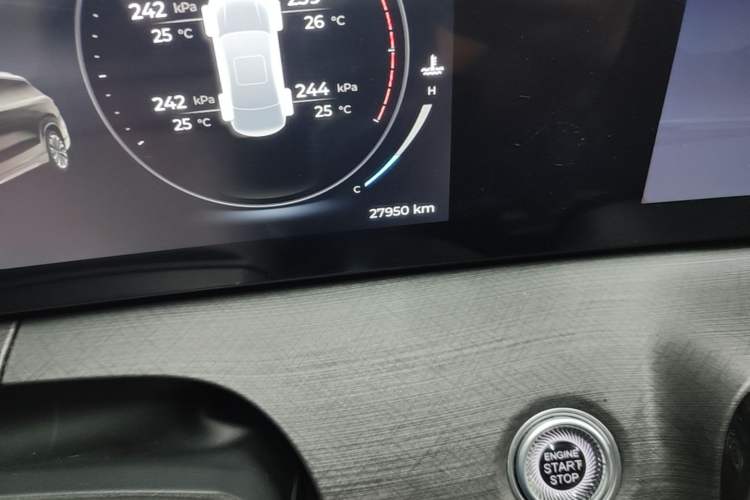 Used Chery Tiggo 9 2023 2.0T Dual-Clutch Two-Wheel Drive Luxury Edition 5 Seats Odometer Close Up