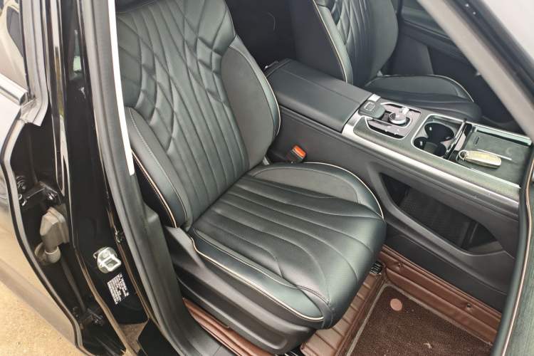 Used Chery Tiggo 9 2023 2.0T Dual-Clutch Two-Wheel Drive Luxury Edition 5 Seats Right Front Seat