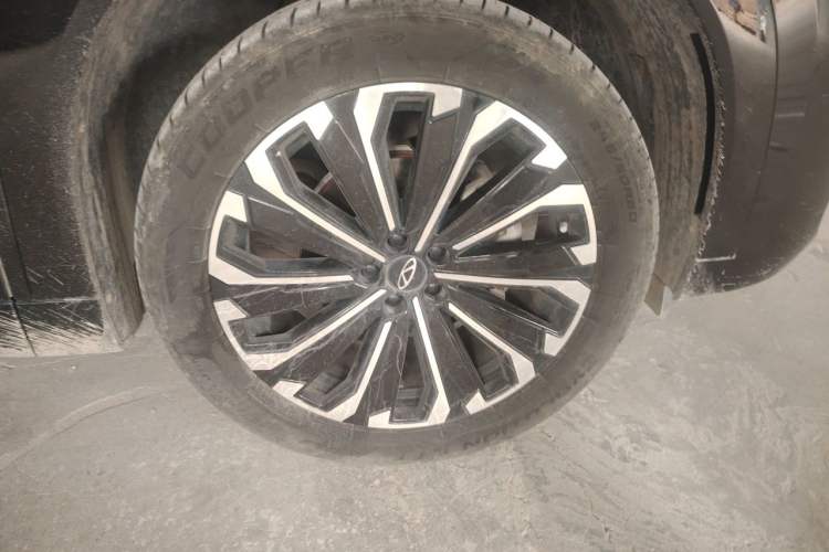 Used Chery Tiggo 9 2023 2.0T Automatic Two-Wheel Drive Luxury Edition 5 Seats Right Front Wheel Hub