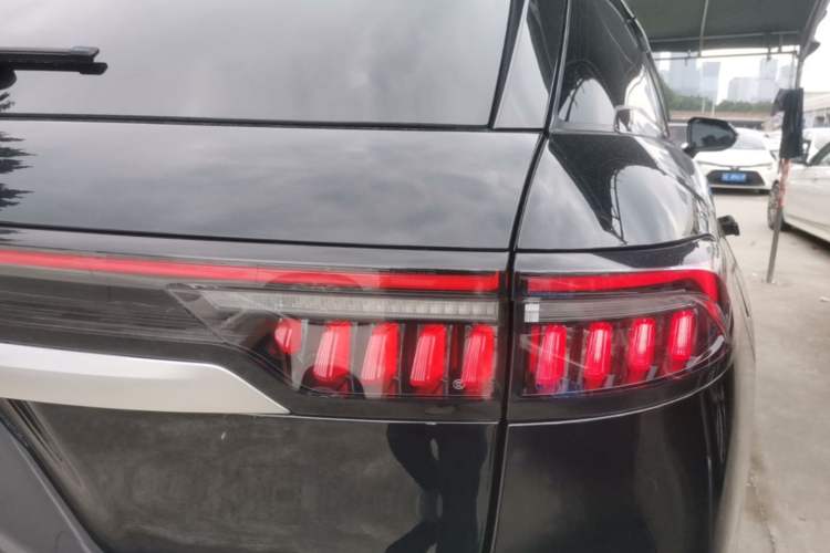 Used Chery Tiggo 9 2023 2.0T Dual-Clutch Two-Wheel Drive Luxury Edition 5 Seats Right Rear Taillight