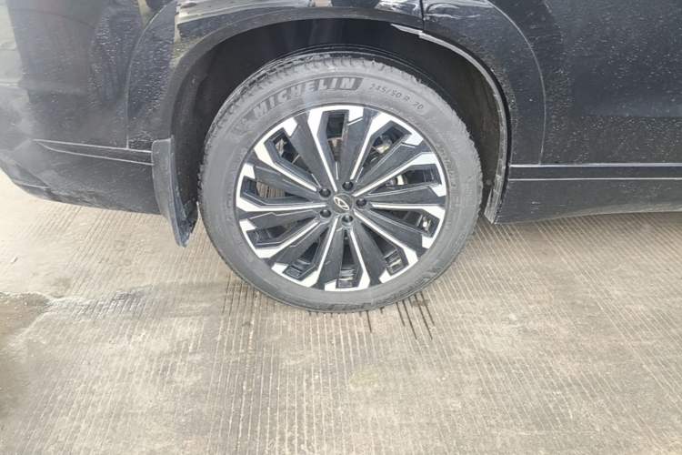 Used Chery Tiggo 9 2023 2.0T Automatic Two-Wheel Drive Prestige Edition 5 Seats Right Rear Wheel Hub