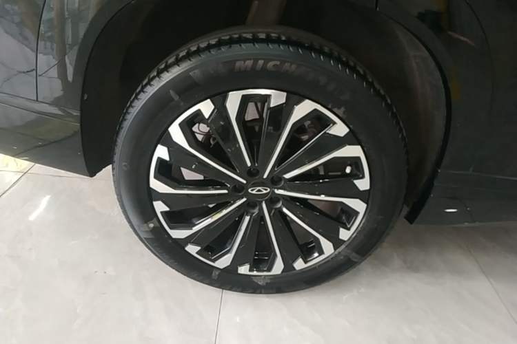Used Chery Tiggo 9 2023 2.0T Automatic All-Wheel Drive Flagship Version 7 Seats Right Rear Wheel Hub