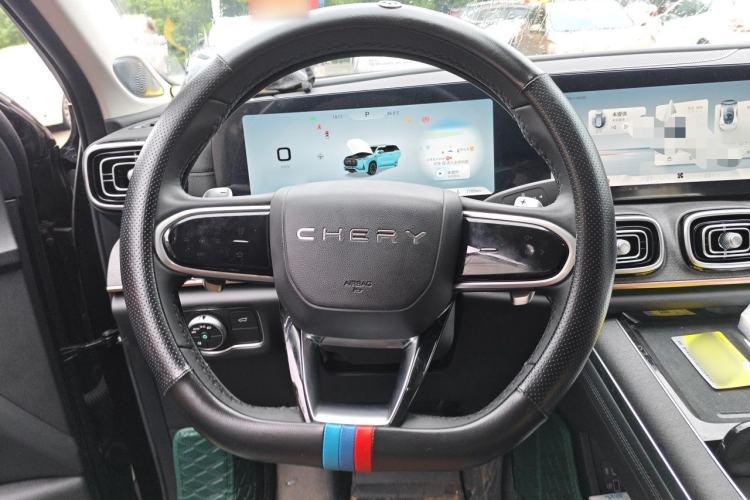 Used Chery Tiggo 9 2023 2.0T Dual-Clutch Two-Wheel Drive Luxury Edition 5 Seats Steering Wheel
