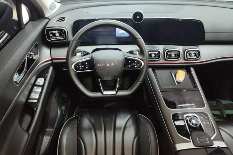 Used Chery Tiggo 9 2023 2.0T Dual-Clutch Two-Wheel Drive Luxury Edition 5 Seats Steering Wheel