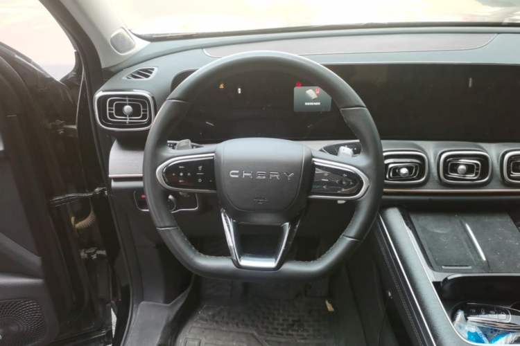 Used Chery Tiggo 9 2023 2.0T Dual-Clutch Two-Wheel Drive Luxury Edition 5 Seats Steering Wheel