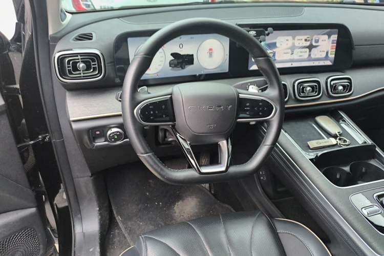 Used Chery Tiggo 9 2023 2.0T Dual-Clutch Two-Wheel Drive Luxury Edition 5 Seats Steering Wheel