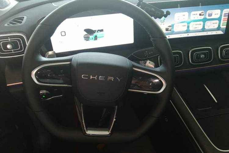 Used Chery Tiggo 9 2023 2.0T Dual-Clutch Two-Wheel Drive Luxury Edition 5 Seats Steering Wheel