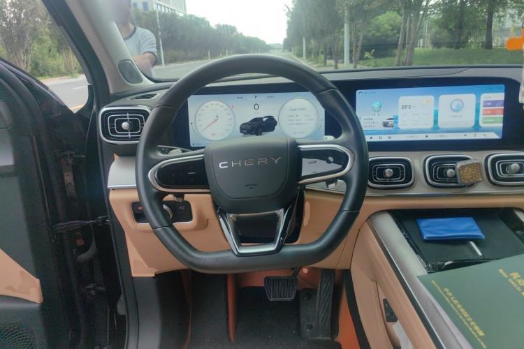 Used Chery Tiggo 9 2023 2.0T Dual-Clutch Two-Wheel Drive Luxury Edition 5 Seats Steering Wheel