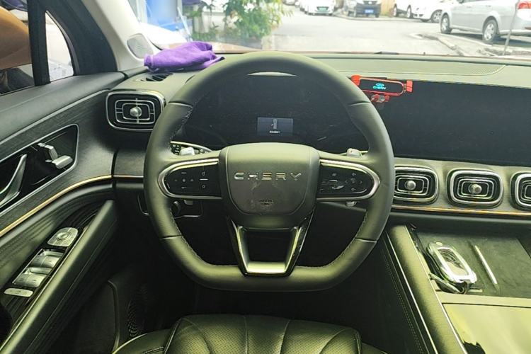 Used Chery Tiggo 9 2023 2.0T Dual-Clutch Two-Wheel Drive Luxury Edition 7 Seats Steering Wheel