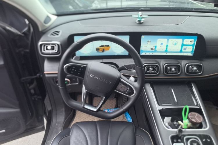 Used Chery Tiggo 9 2023 2.0T Dual-Clutch Two-Wheel Drive Luxury Edition 5 Seats Steering Wheel