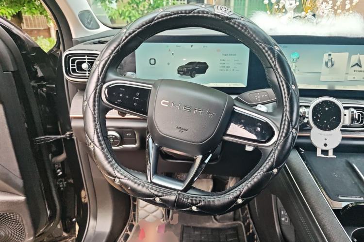 Used Chery Tiggo 9 2023 2.0T Dual-Clutch Two-Wheel Drive Luxury Edition 5 Seats Steering Wheel
