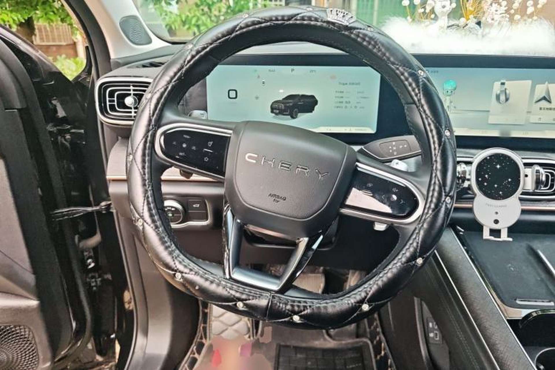 Used Chery Tiggo 9 2023 2.0T Dual-Clutch Two-Wheel Drive Luxury Edition 5 Seats Steering Wheel