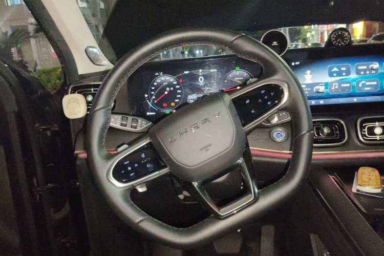 Used Chery Tiggo 9 2023 2.0T Dual-Clutch Two-Wheel Drive Luxury Edition 5 Seats Steering Wheel
