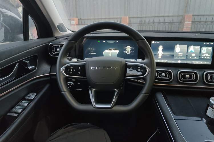 Used Chery Tiggo 9 2023 2.0T Dual-Clutch Two-Wheel Drive Leading Edition 5 Seats Steering Wheel