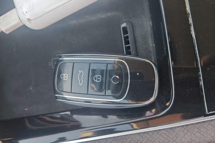 Used Chery Tiggo 9 2023 2.0T Dual-Clutch Two-Wheel Drive Luxury Edition 7 Seats Vehicle Key